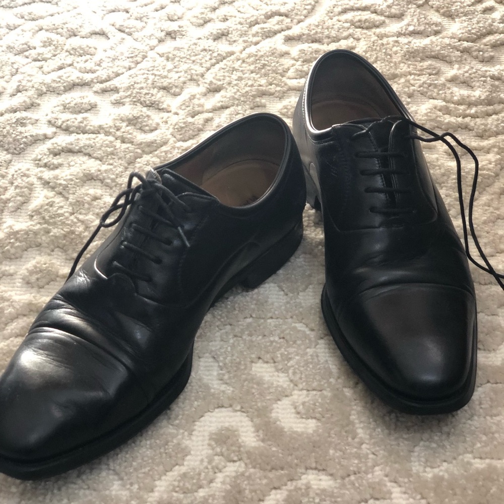 Men’s black shoes